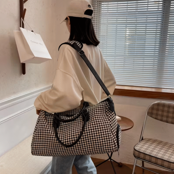 Screenshot 2025-10-31 at 19.30.24 Black Four One Large Capacity Travel Bag